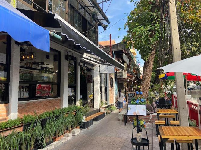 4J Lodge Бангкок Экстерьер фото